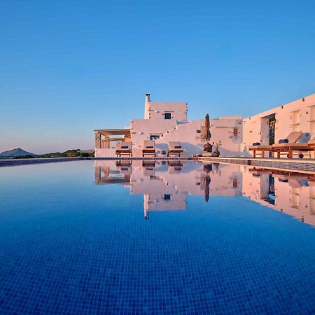 Luxurious Villa Pactia Amazing Pool Isterni  Exterior foto
